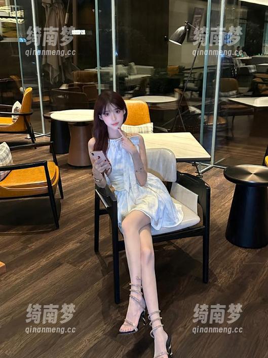 秀人网-潘琳琳ber 秀人网 - 快来领取!潘琳琳ber的夏日写真,免费畅享清新浪漫之美。