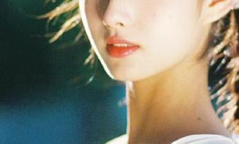 秀人网 - “甜白酱”带来的女孩写真资助：优质图库资源，尽享视觉艺术之美