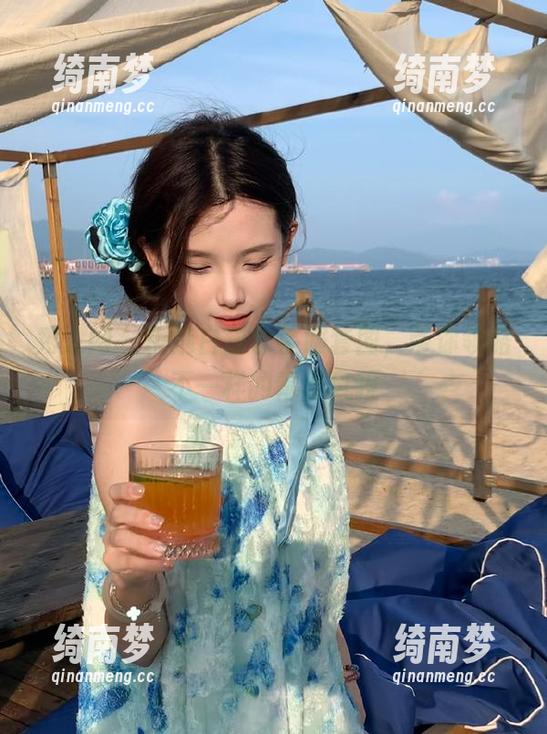 秀人网 - 精选白甜水手服套图，带你领略不一样的青春风貌