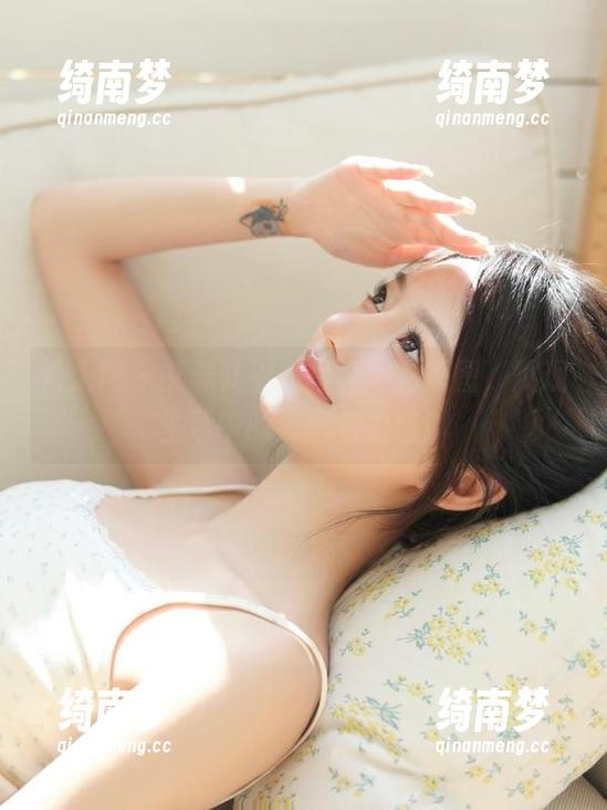 秀人网 - 艾希儿温柔写真全套原图，展现生活中的细腻与柔情！