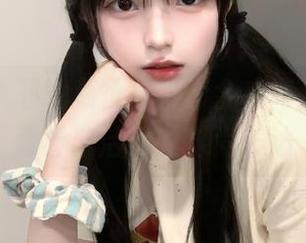 秀人网 - 下载葛征白衬衫全套写真，感受青春与活力的时尚表达