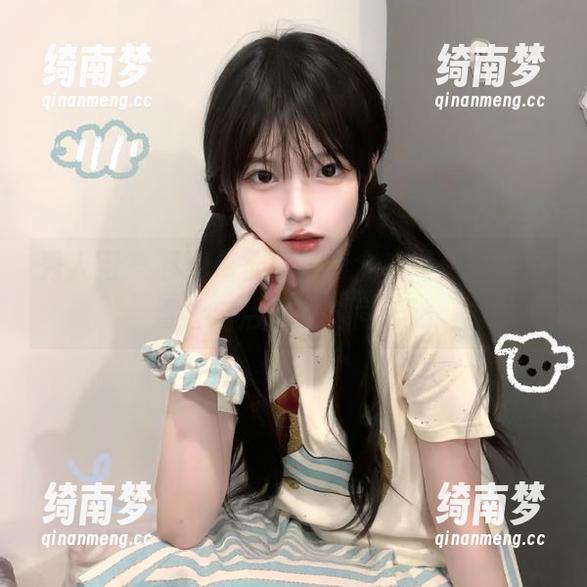 秀人网 - 下载葛征白衬衫全套写真，感受青春与活力的时尚表达