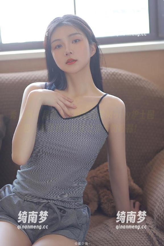 秀人网 - 超高人气的顾楚楚Maily护士图包，资源尽在这里让你大饱眼福！