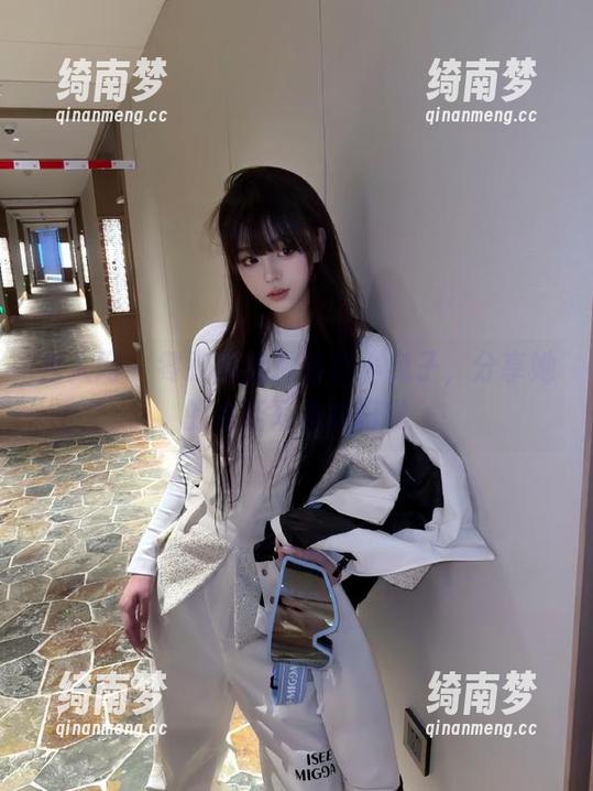 秀人网-麻吉小兔子 秀人网 - 零距离接触麻吉小兔子,分享她的生活写真集日常