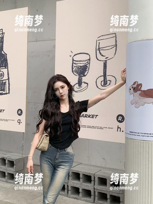 秀人网 - 黄歆苑校园写真合集：这图包实在太美了，让你一看就心动！