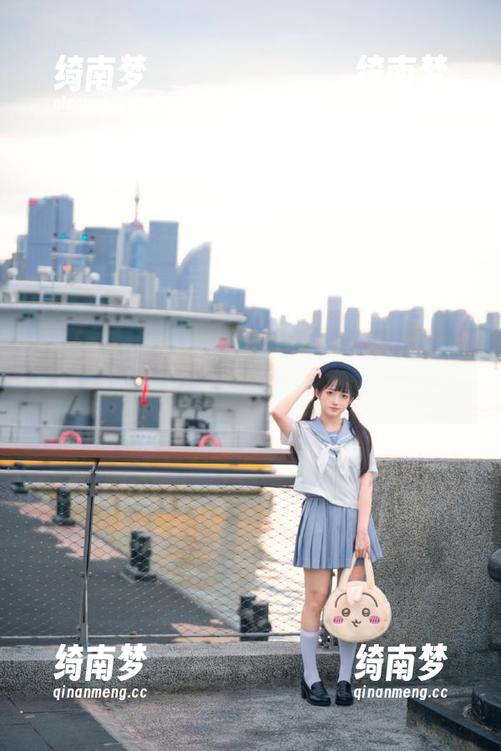 紧急企划-小恩 紧急企划 - 在厨房中绽放的小恩:厨娘写真合集,感受平凡的非凡