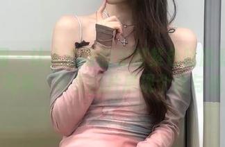 微密圈 - 让人心动的定制紫色哒豚豚办公室写真，唯美图片展现个性与魅力