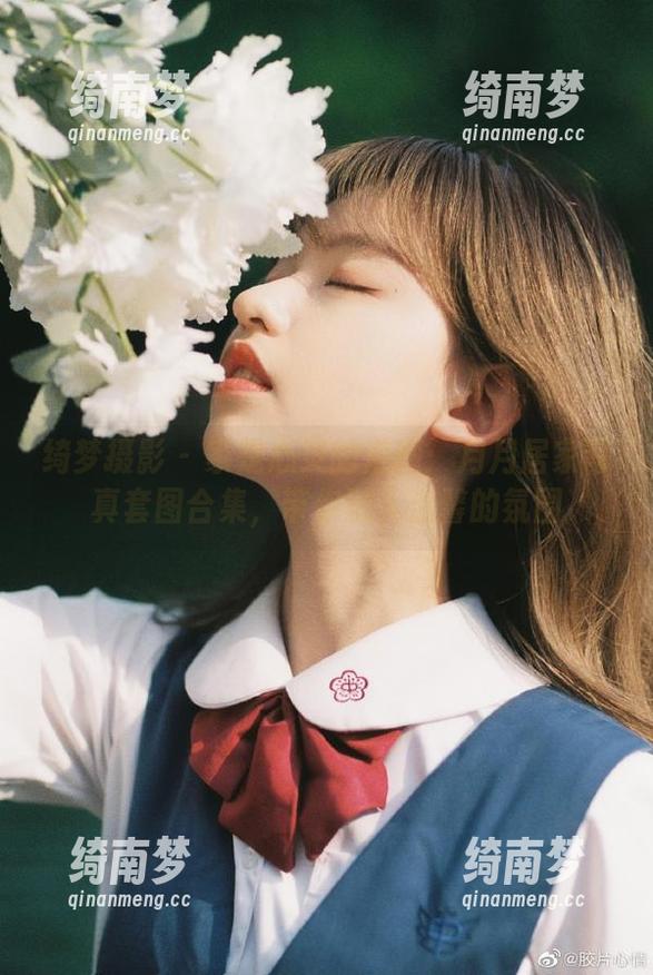 绮梦摄影 - 家是心灵的港湾：月月居家写真套图合集，带你融入温馨的氛围