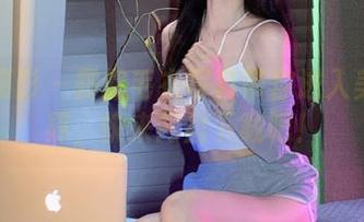 绮梦摄影 - 露露毛衣写真带你进入美的世界，快来网盘下载吧！