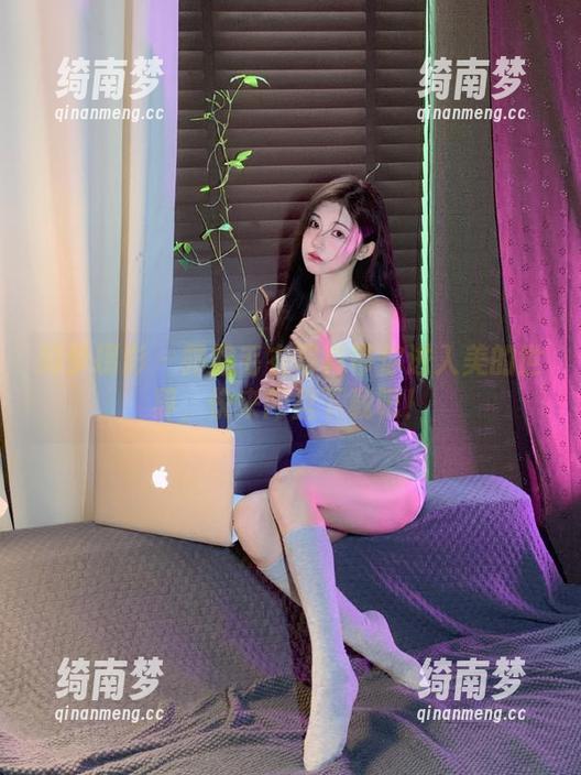 绮梦摄影-露露 绮梦摄影 - 露露毛衣写真带你进入美的世界,快来网盘下载吧!