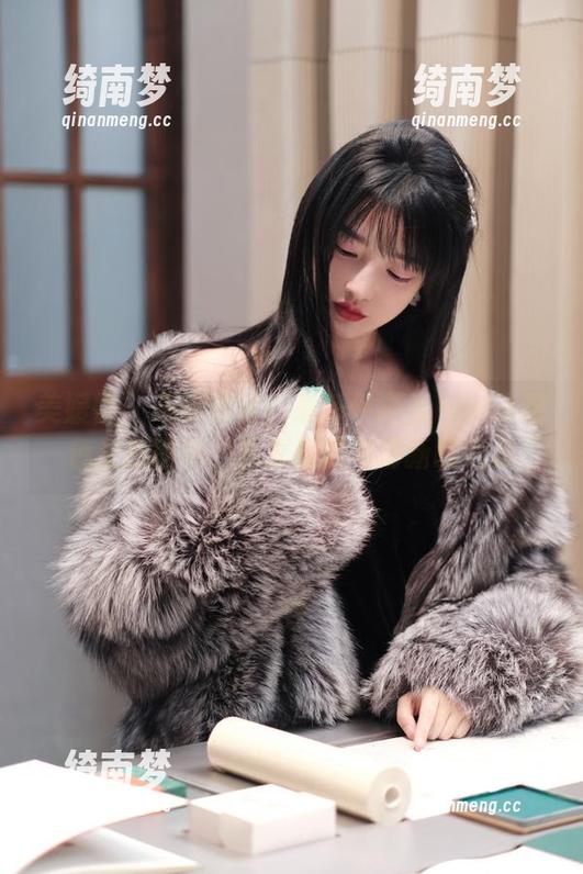 美媛馆 - 不容错过！最新伊雨蔓Fiona粉色主题图包，尽享甜美与清新的气息
