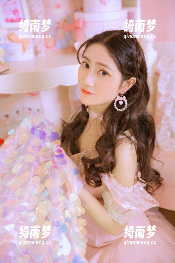 微密圈 - 重新定义性感，尽在“脸红Dearie”黑色网状比基尼的风采中，尤其不容错过这份写真合集的下载。