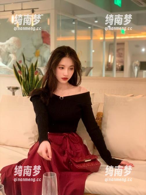 微密圈 - 原图分享：脸红Dearie泳池全集里的每一滴水都闪烁着独特的光芒