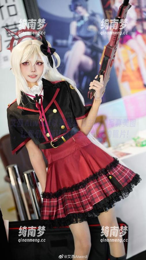 艾西Aiwest以裤里丝为主题的写真美图，让我们重新认识什么是绝美的照片！