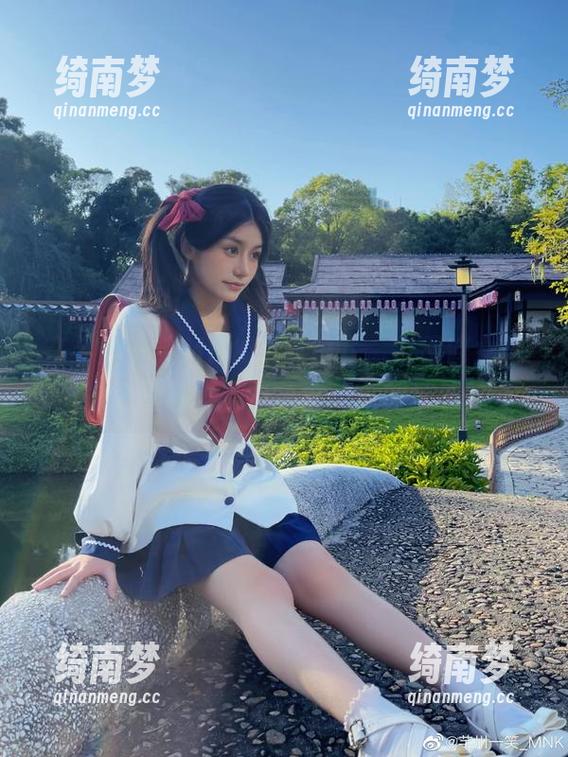 芊川一笑MNK 在芊川一笑MNK的视角下,发现修女与神父图包作品中蕴含的深刻情感!