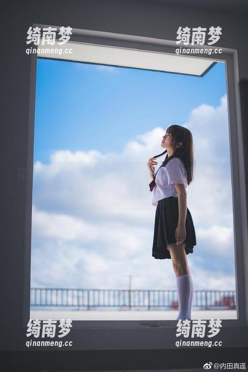 花漾show-李晨晨 花漾show - 迷人时刻:李晨晨穿皮衣的高清美图,定格时尚与优雅