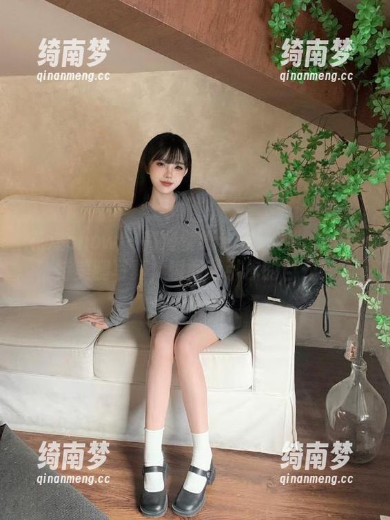 花漾show - 高清壁纸分享：玥儿玥er独特美腿写真，瞬间吸引你的目光！