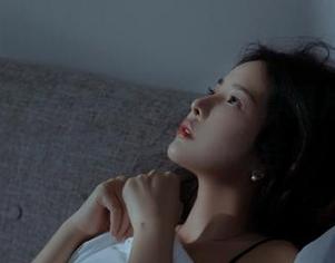 苏嫣嫣阿姨黑丝旗袍绝美写真照片，快来获取免费分享的机会！