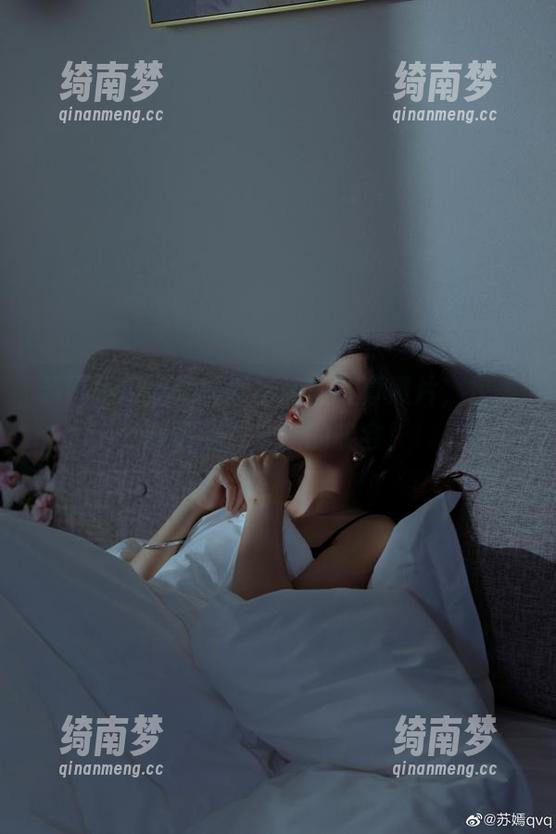 苏嫣嫣阿姨 苏嫣嫣阿姨黑丝旗袍绝美写真照片,快来获取免费分享的机会!