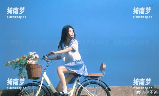 蜜桃社-雪梨sherry 蜜桃社 - 雪梨sherry运动系列写真免费照片曝光,展现优雅与力量的完美结合