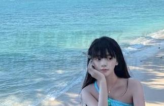 袜啵啵 - 别再穿普通校服了，稚予定制写真带你领略个性化校园风格的全新体验！