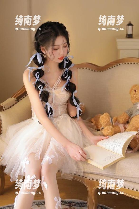 语画界-杨紫嫣 语画界 - 杨紫嫣制服写真私房图集:每一张都仿佛在邀请你一起上课!