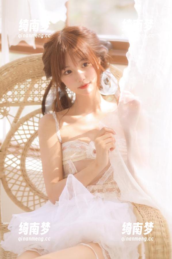 语画界-绯月樱_Cherry 语画界 - 私拍写真中的粉色天空,绯月樱_Cherry传递的恬静与甜美情感