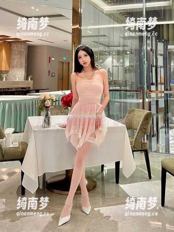 免费图集分享！“过期米线线喵”的白纱写真，温暖你的整个春天！