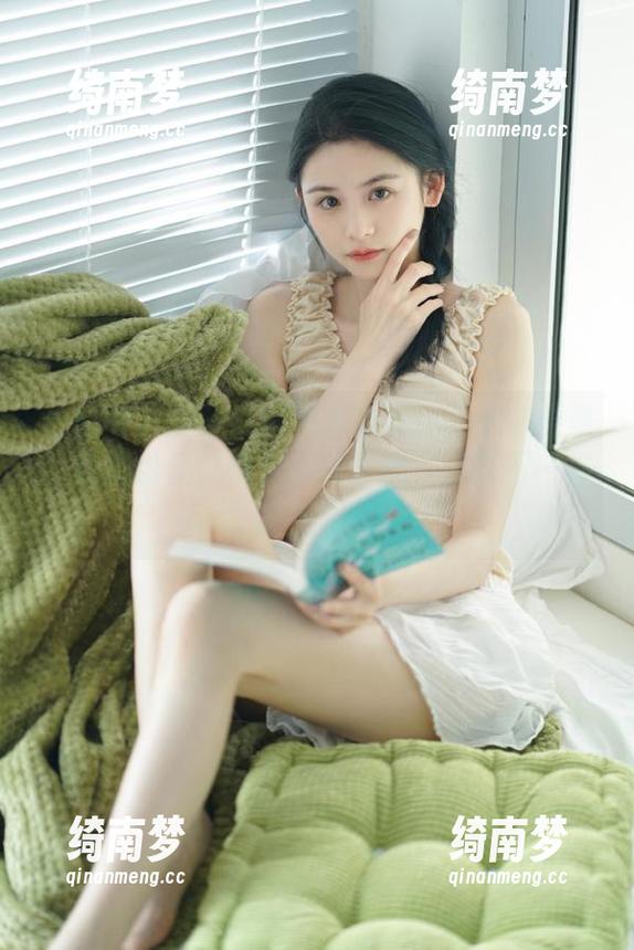 醇子小姨 微密圈 - 醇子小姨制服写真作品浓缩合集,精彩纷呈,快来免费下载,感受不一样的光彩!