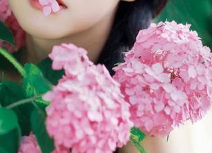 微密圈 - 铁锤姐姐发布职业装新系列，快来网盘下载她的魅力写真吧！