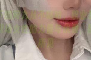 无圣光下的阿九从不咕咕，职业装写真作品展现职场女性的力量与优雅，图片如你所见