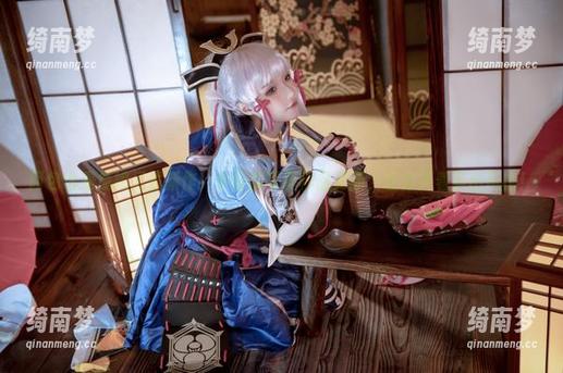阿包也是兔娘又发新作！牛仔裤写真作品更新，让你笑着穿出风格！