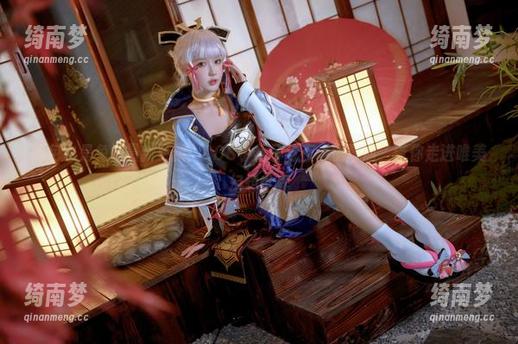 阿包也是兔娘最新更新：COS小裙子与夜之钢琴曲，带你走进唯美幻想世界