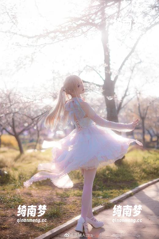 雪晴Astra 雪晴Astra的睡衣写真展:图集中的每一瞬间皆是她的真实写照