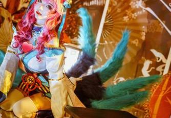 “雯妹不讲道理”泳池写真合集，图包带你领略别样的夏日风情！