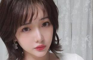 雯妹不讲道理职业装写真合集，免费赏析时尚职场风格！
