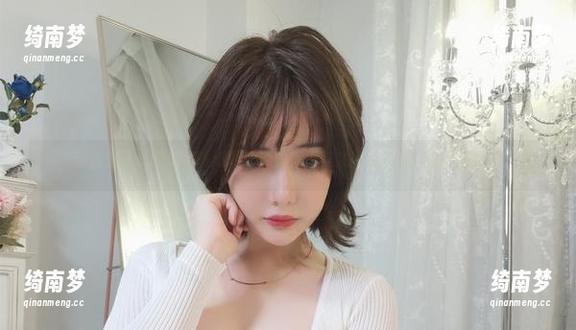 精灵来了，雯妹不讲道理的私拍美图引发网友狂欢，笑点满满！