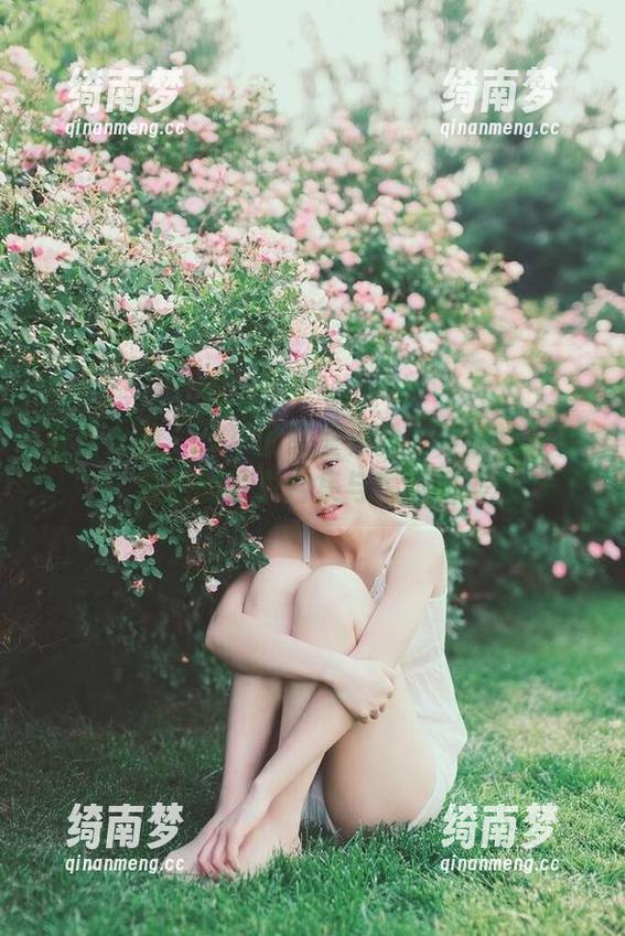 青丘女神-少华 青丘女神 - 少华的教室作品:传递温暖与美感的写真合集与精选图集
