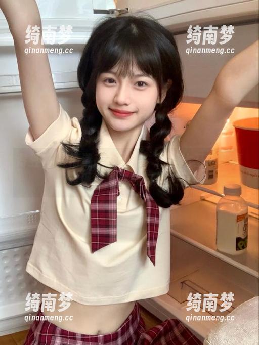 青豆客-佟蔓 青豆客 - 精选高清图库:佟蔓比基尼写真,展现迷人曲线与自然风光