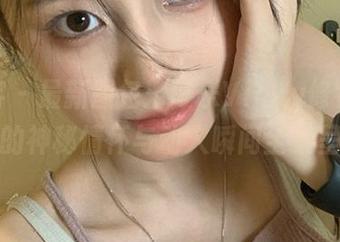 青豆客 - 最新图包：可乐Vicky修女写真中的神秘情怀与动人瞬间全景呈现