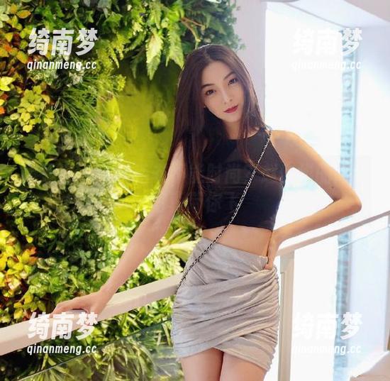 青豆客 - 谁说毛衣不能时尚？赵伊彤的高清写真带你飞