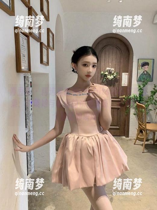 青豆客-黄歆苑chobits 青豆客 - 精选黄歆苑chobits棉袜写真合集:展现她与时尚的亲密关系,记录每一个温暖的瞬间!