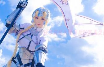 观看青青子Js的写真创作，探寻强化大师背后的艺术灵感和故事