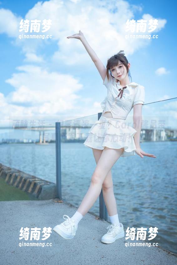 顽味生活 - 想要清凉一夏？Carol酱吊带写真原图下载让你心动！
