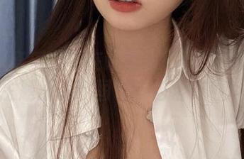 探索鬼畜瑶在不在w的精彩创作：皮衣女警主题原图和图包，包含多种风格