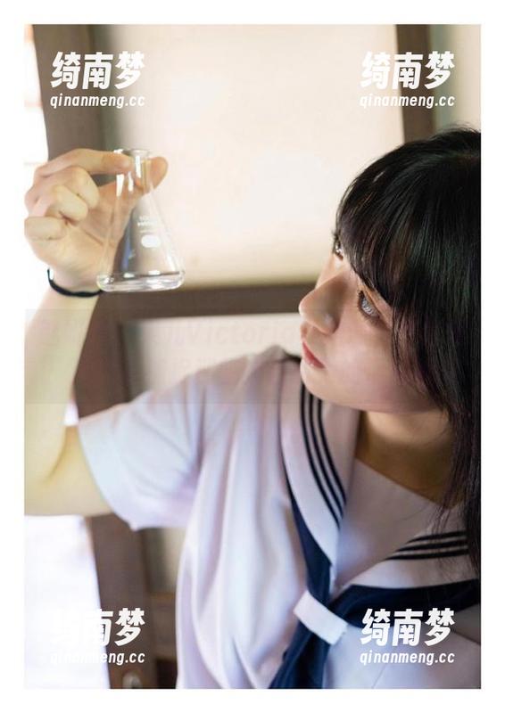 魅妍社 - 果儿Victoria学姐最新写真集：用镜头捕捉那些我自认为的滑稽瞬间