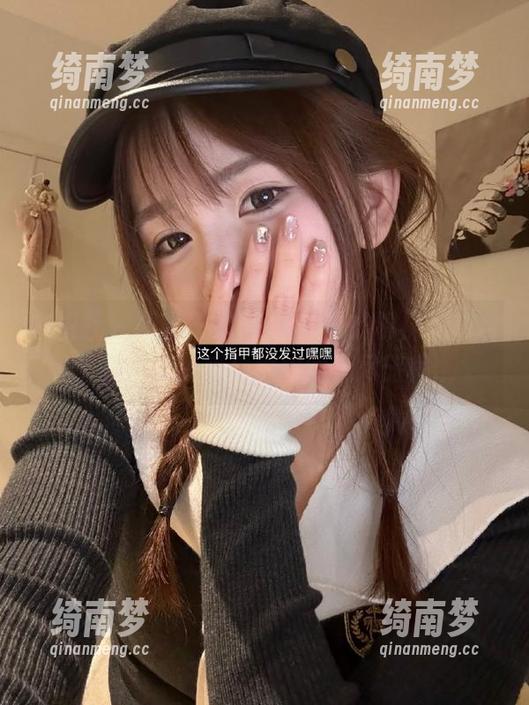 魅妍社-王婉悠Queen 魅妍社 - 跟随王婉悠Queen的棉袜写真合集,探索爱与柔软的无尽旅程