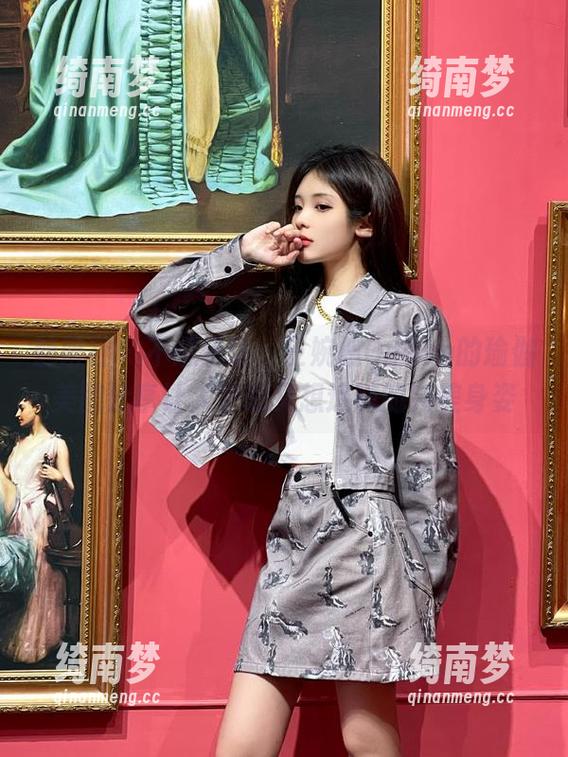 魅妍社 - 不想承认，王婉悠Queen的瑜伽美图分享让人妒忌又想追随的完美身姿
