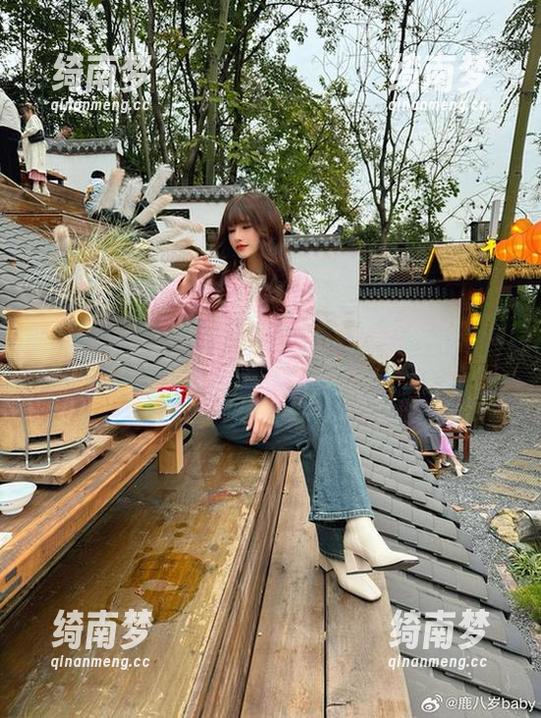 鹿八岁baby 鹿八岁baby:足球少女的私房美图,演绎青春与运动的激情