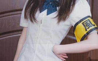 在鹿八岁baby的红裙作品里，原图传达了我对美的拗口理解